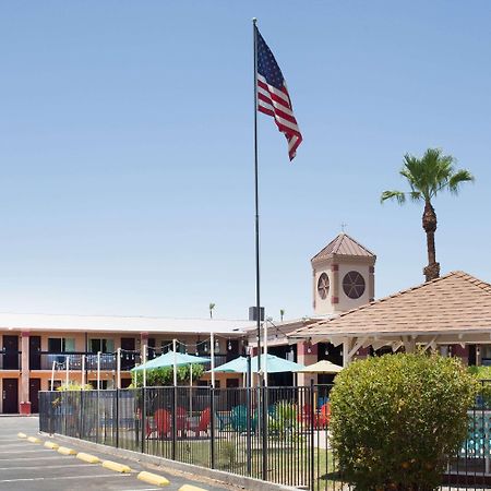 Howard Johnson By Wyndham Yuma Esterno foto