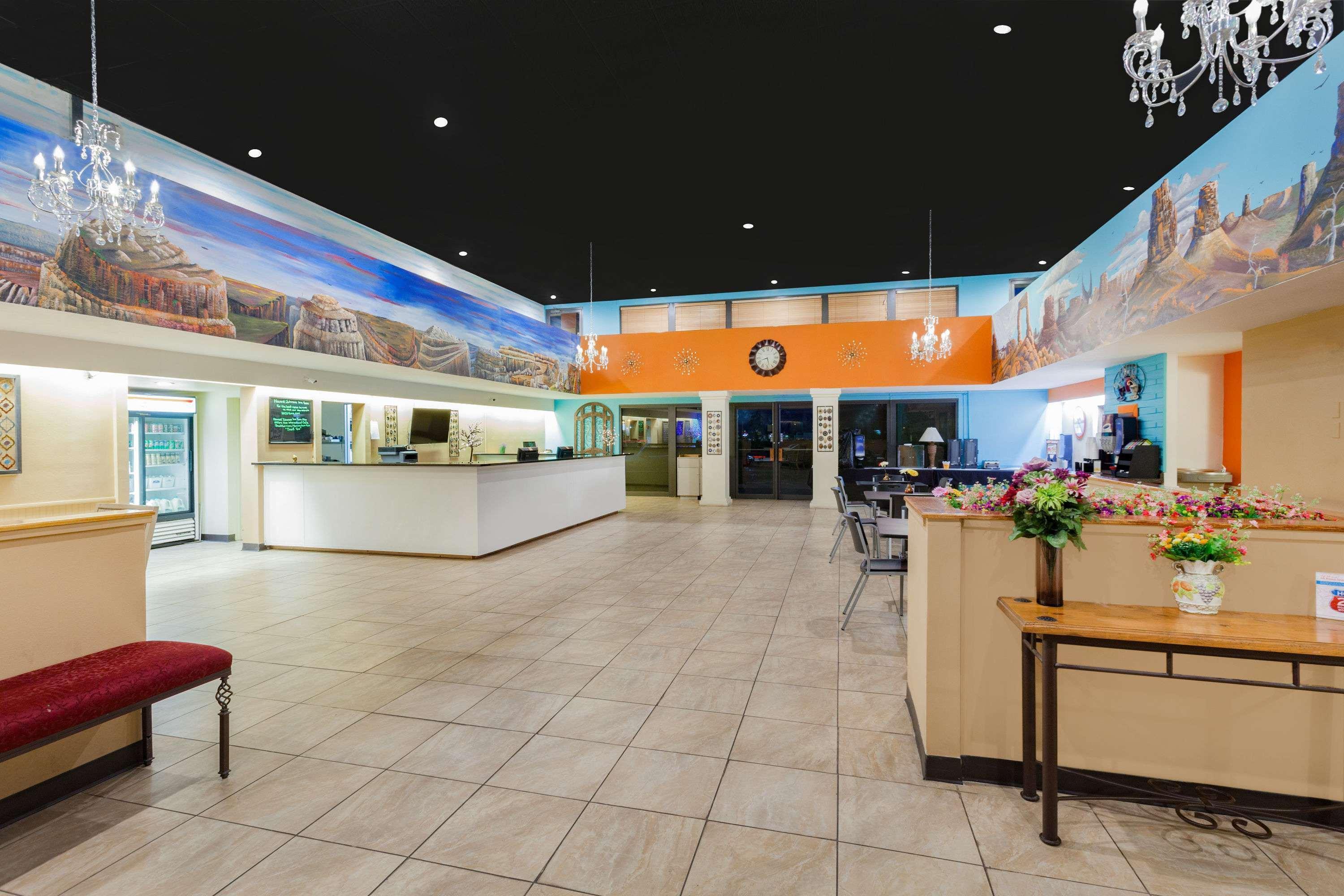Howard Johnson By Wyndham Yuma Esterno foto