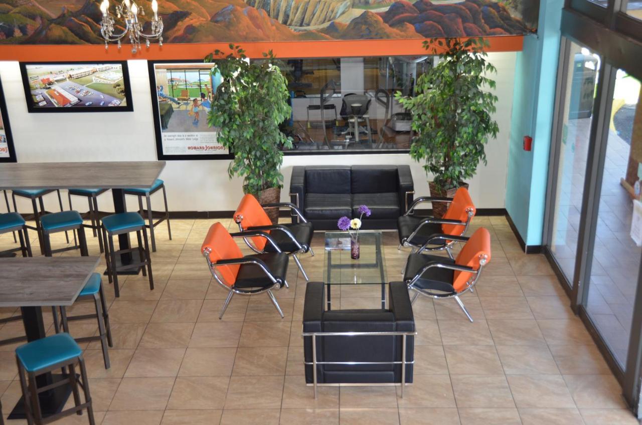 Howard Johnson By Wyndham Yuma Esterno foto